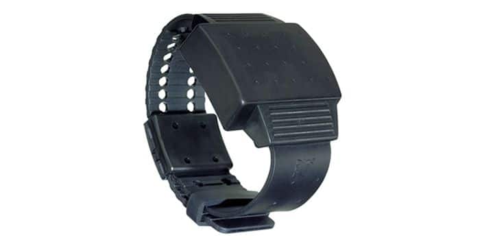 פיצוי כספי לעצור באיזוק אלקטרוני שזוכה במשפטו