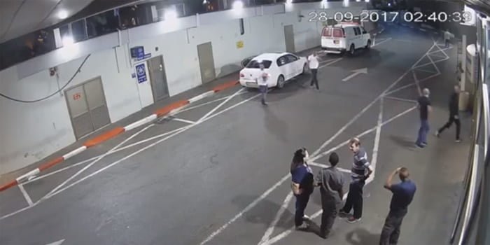 תקפו מאבטחים בבית החולים איכילוב ונמלטו תקפו מאבטחים בבית החולים איכילוב ונמלטו