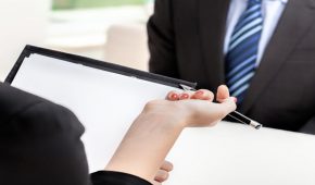 מהי קבלת דבר במרמה?