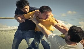 מתי מתקיימות נסיבות מחמירות בתקיפה ומה עונשן?