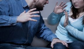 עבירת תקיפה סתם – בן או בת זוג