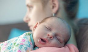 עבירת טלטול תינוק – משמעותה והעונש בצידה