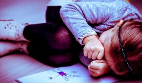 התעללות בילדים ופעוטות בגנים – כיצד מתמודדים?