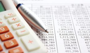 עבירת מרמה והפרת אמונים בתאגיד – משמעותה והעונש בצידה