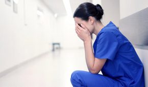 תקיפת רופאים ואחיות – משמעותה והעונש בצידה