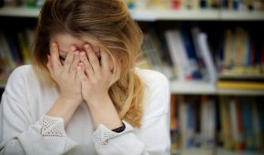 כיצד להתמודד עם הטרדות מיניות באקדמיה?