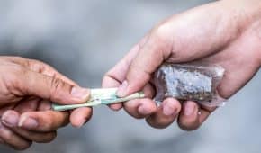 ביטול כתב אישום ללקוחה בעבירות סמים חמורות