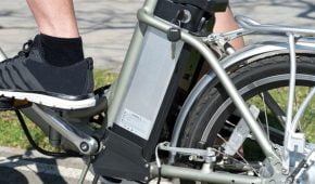 רישיונו של אדם שרכב שיכור על אופניים חשמליים נשלל