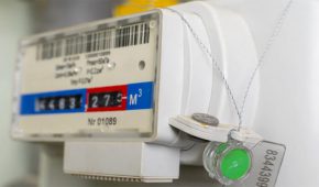 נטילת חשמל מים וגז שלא כדין – משמעותה והעונש בצידה