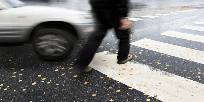 שנתיים מאסר על צעיר שנהג בשכרות ופגע ברכבו בשתי נערות שחצו מעבר חצייה והפקירן