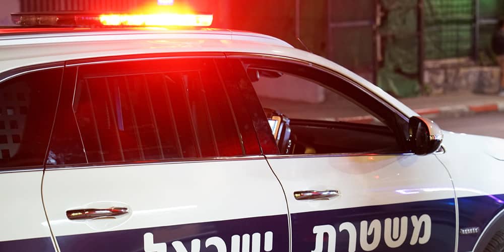 סגירת תיק פלילי ללקוח שנעצר ונחקר בחשד שתקף שוטרת סיור וקצין משטרה מתחנת אשדוד