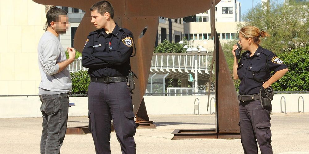 למי מותר לעכב אתכם, ומתי? למי מותר לעכב אתכם, ומתי?