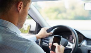 נהיגה בחוסר זהירות – מהיום נהג שיוריד מבטו מהכביש ייקנס