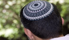 אמונה עיוורת – על יחסי מין במסגרת הדרכה או ייעוץ של כהן דת