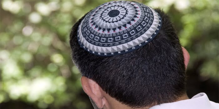 מואשם כי ביצע מעשים מגונים בצעירים כחלק מטיפולי "המרה" מואשם כי ביצע מעשים מגונים בצעירים כחלק מטיפולי "המרה"