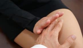 כיצד להתגונן מפני תלונת שווא על מעשה מגונה והטרדה מינית?