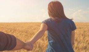 מהו גיל ההסכמה המותר לקיום יחסי מין עם קטינה?