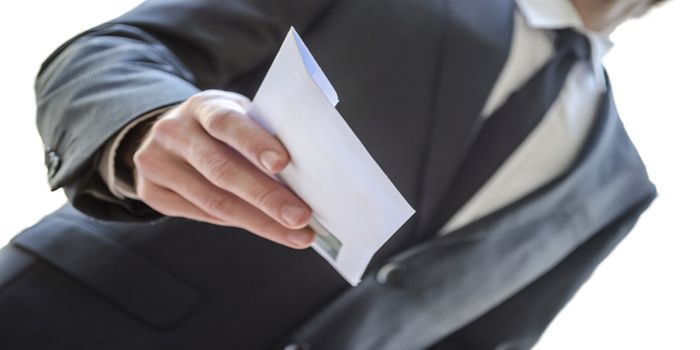 חקירה באזהרה נגד השר חיים כץ בחשד לשימוש במידע פנים חקירה באזהרה נגד השר חיים כץ בחשד לשימוש במידע פנים