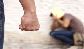 תקיפה בנסיבות מחמירות