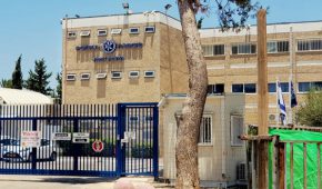 סגירת תיק פלילי בהיעדר אשמה לבעל עסק שהואשם שתקף באלימות לקוחה