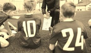 מאמן כדורגל שהורשע בעברו בעבירות מין חמורות קיבל פטור מלא מאיסור עיסוק