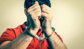 אישה התלוננה שהגרוש תקף אותה וביצע מעשים מגונים בבתו הקטינה – התיק נגדו נסגר מחוסר אשמה