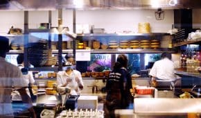 בית הדין האזורי לעבודה בבאר שבע זיכה בעלי מסעדה מאשמת העסקת עובד זר