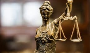 אכיפה בררנית הובילה לביטול כתב אישום בעבירת העלבת עובד ציבור