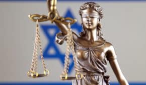 זיכוי סטודנט למשפטים מעבירות מרמה והונאה במרכז האקדמי למשפט ועסקים