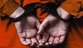 סגירת תיק מעשה מגונה בקטינה בת 13 ללקוח שטען שהוא נמשך לגברים בכלל