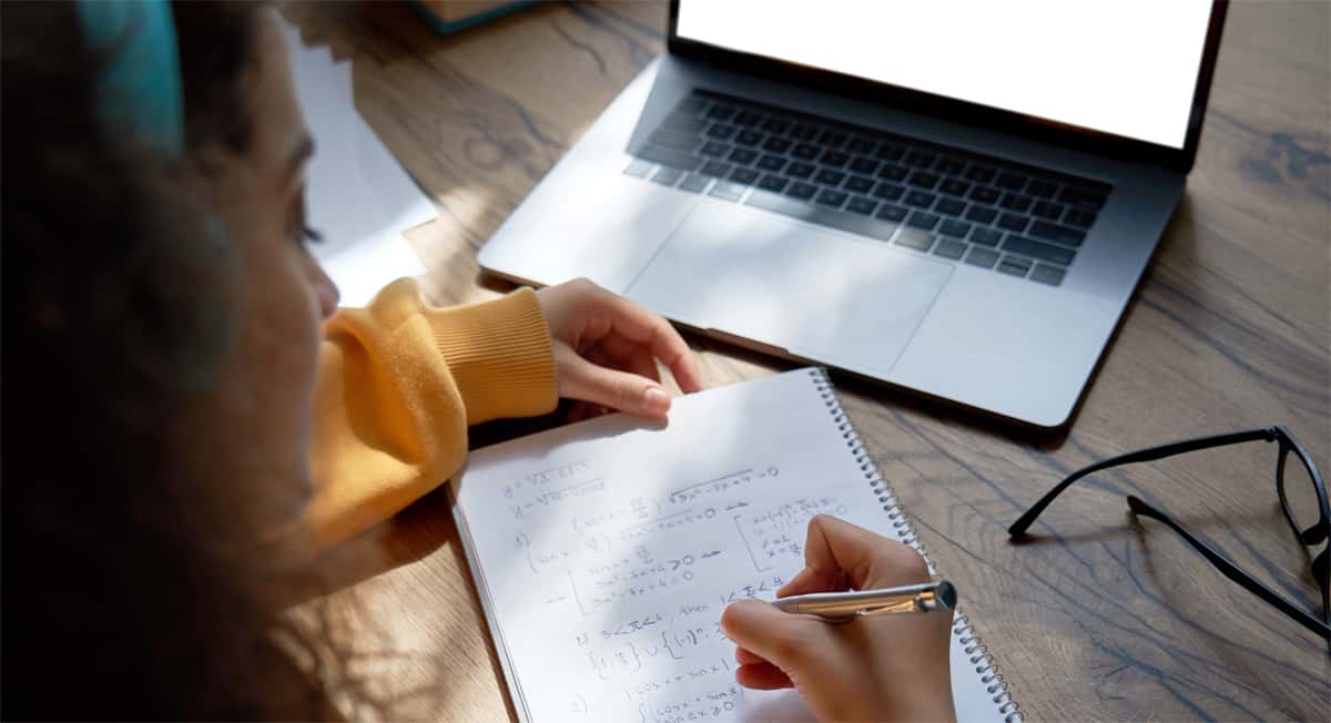 סגירת תיק הונאה בבחינה בזום מחוסר אשמה