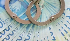 עובדת סוציאלית שגנבה ממשפחות מעוטות יכולת לא תישלח למאסר