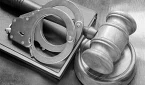 ביטול כתב אישום ללקוח שהואשם בעבירות אלימות והסגת גבול פלילית