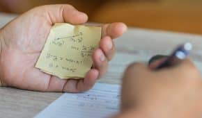 קבלת ערעור משמעתי וביטול עונש הרחקה שהוטל על סטודנטית שהונתה בבחינה באוניברסיטת אריאל