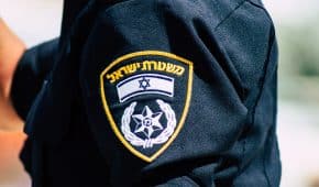 בית המשפט בירושלים זיכה נהג מתקיפת שוטר וקבע שהמתלונן שיקר בעדותו והתנהג כבריון