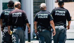 שחרור לקוח שנעצר בחשד שתקף ודרס במכוון שני שוטרים וגרם לפציעתם