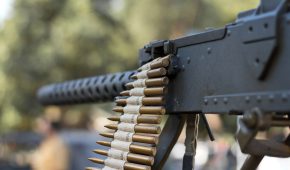 סגירת תיק פלילי ללקוח שהחזיק נשק מסוג מקלע בקוטר 0.5 בדרום