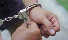 שחרור ממעצר לקוח שנחשד שסחט באיומים אישה באמצעות תמונות אינטימיות שלה