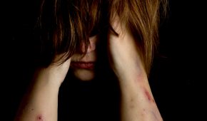 סגירת תיק פלילי ללקוחות שהואשמו בתקיפת אישה חסרת ישע והפרת צו בית משפט