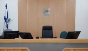 ביטול הרשעה ללקוח שנהג ללא רישיון תחת השפעת סמים ותקף שוטרים