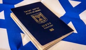 שימוש בדרכון מזויף – משמעותו והעונש בצידו