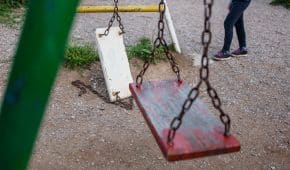 סגירת תיק פלילי ללקוח שנעצר בחשד שתקף מינית קטינה בת 13 בגן ציבורי באופקים