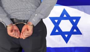 מהנדס מחשבים שהואשם במעשה מגונה ופרסום תועבה נוקה מאשמה