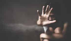 סגירת תיק ללקוחה שהואשמה בביצוע מעשים מיניים בבתה בת ה-7