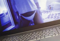 סחיטה מינית בסקייפ – כיצד מתמודדים