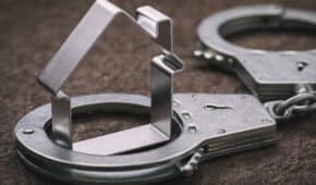 שינוי או ביטול תנאי מעצר בית