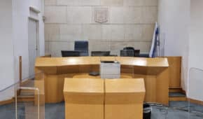 ביטול כתב אישום לעובד בכיר לשעבר בקריה למחקר גרעיני בדימונה שהואשם שתקף ופצע את אשתו