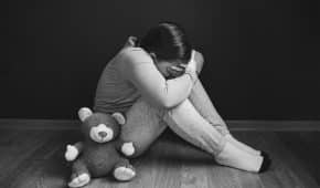 הזנחה והשארת ילד או חסר ישע ללא השגחה