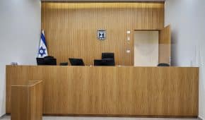 ביטול כתב אישום להורים שהואשמו בעבירת אי שליחת ילד לבית הספר