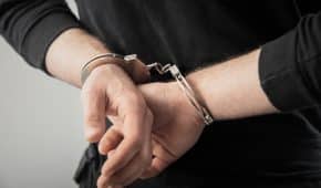 סגירת תיק פלילי ללקוח שנעצר בחשד שאנס ותקף אישה שהכיר באפליקציית היכרויות